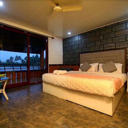 Green Palace Ayurveda Resort, Alleppey Alappuzha Exterior photo