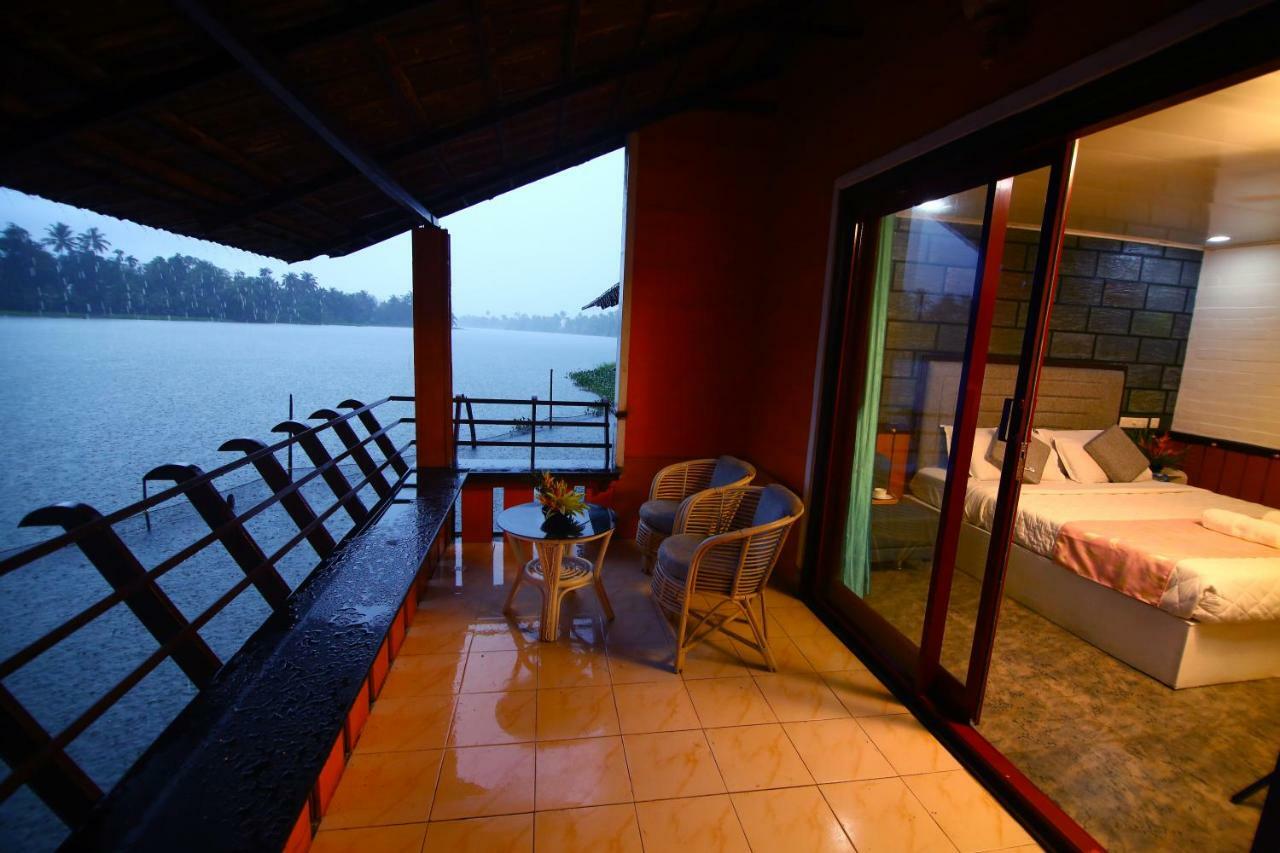Green Palace Ayurveda Resort, Alleppey Alappuzha Exterior photo