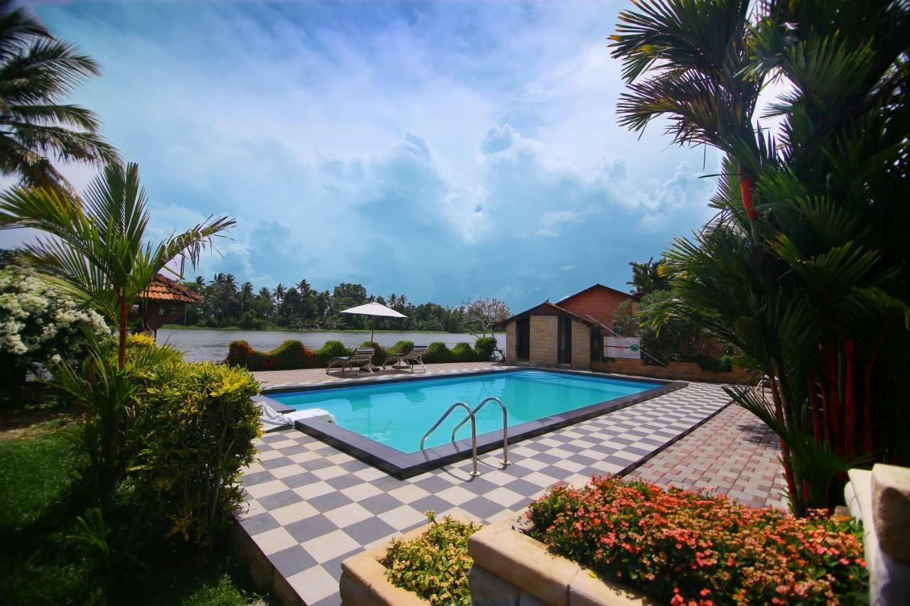 Green Palace Ayurveda Resort, Alleppey Alappuzha Exterior photo
