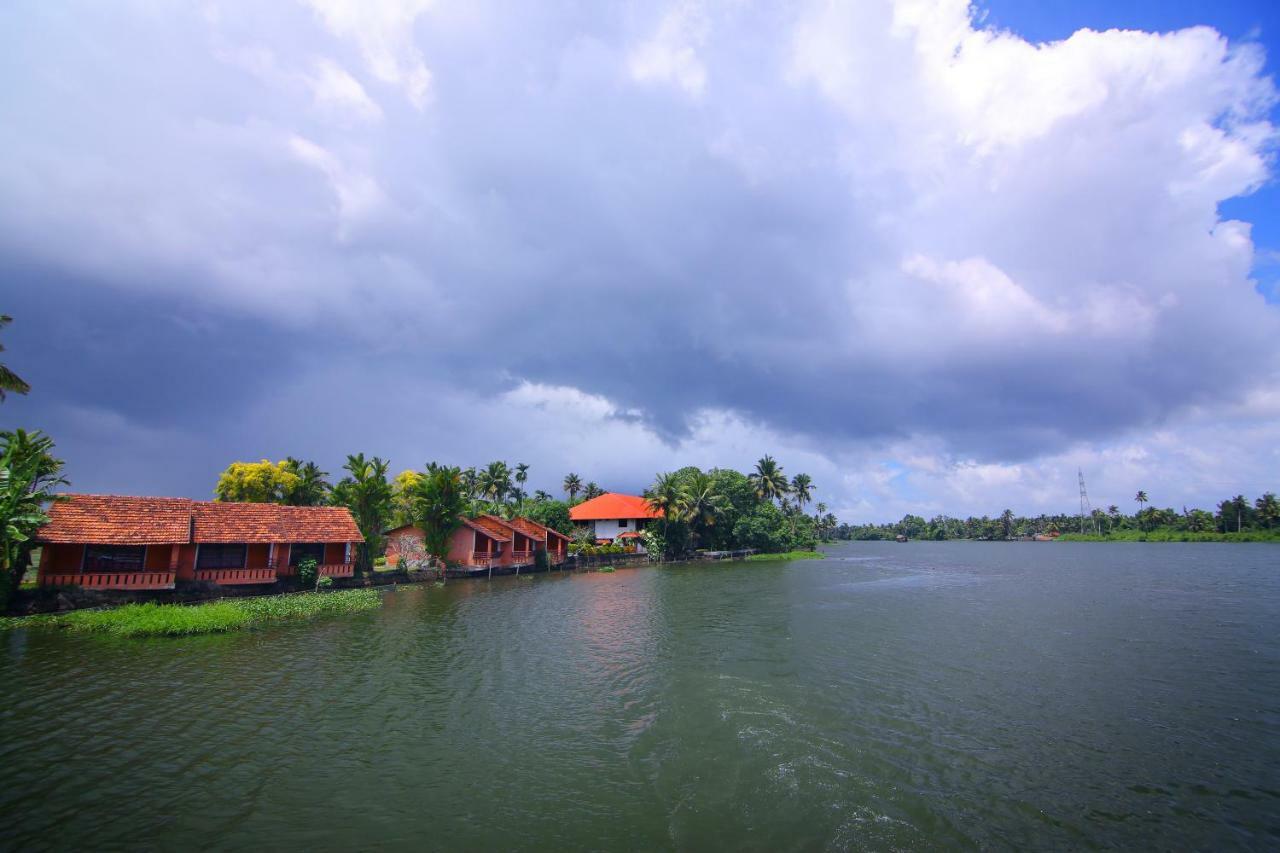 Green Palace Ayurveda Resort, Alleppey Alappuzha Exterior photo