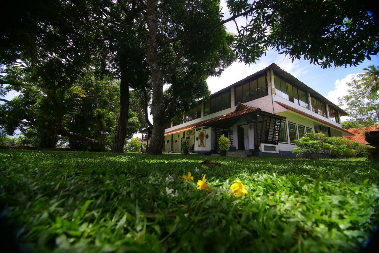 Green Palace Ayurveda Resort, Alleppey Alappuzha Exterior photo