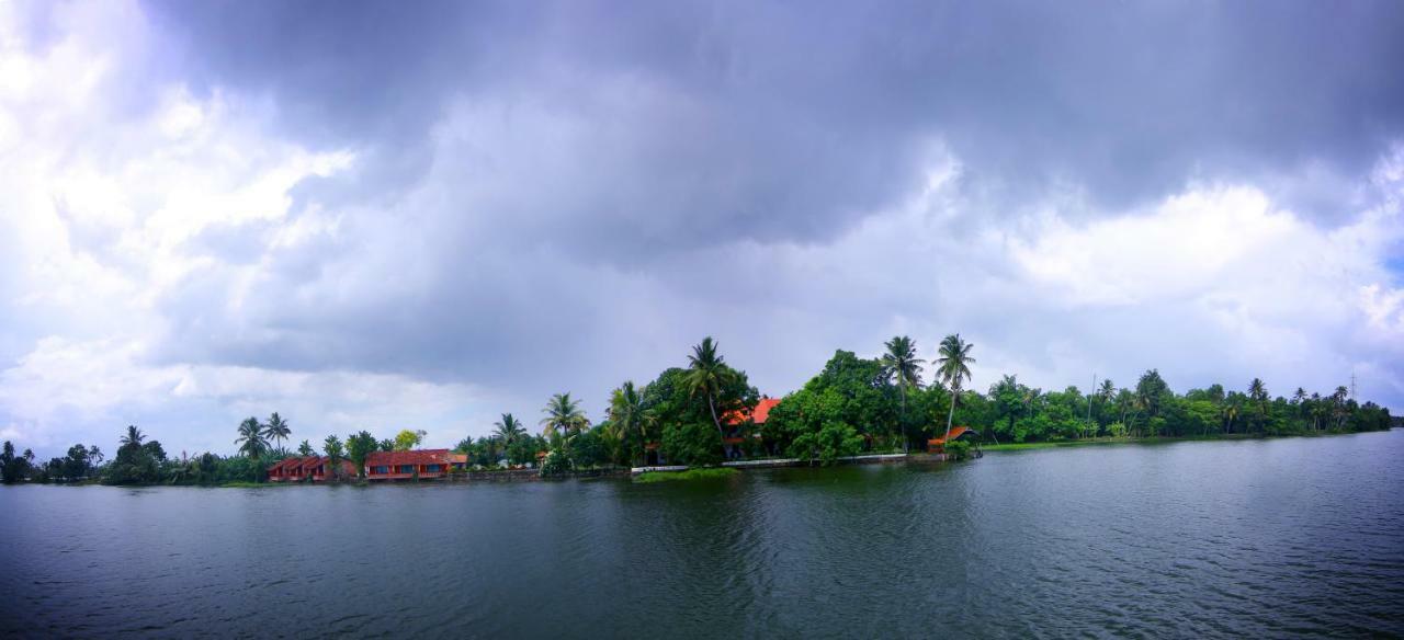Green Palace Ayurveda Resort, Alleppey Alappuzha Exterior photo